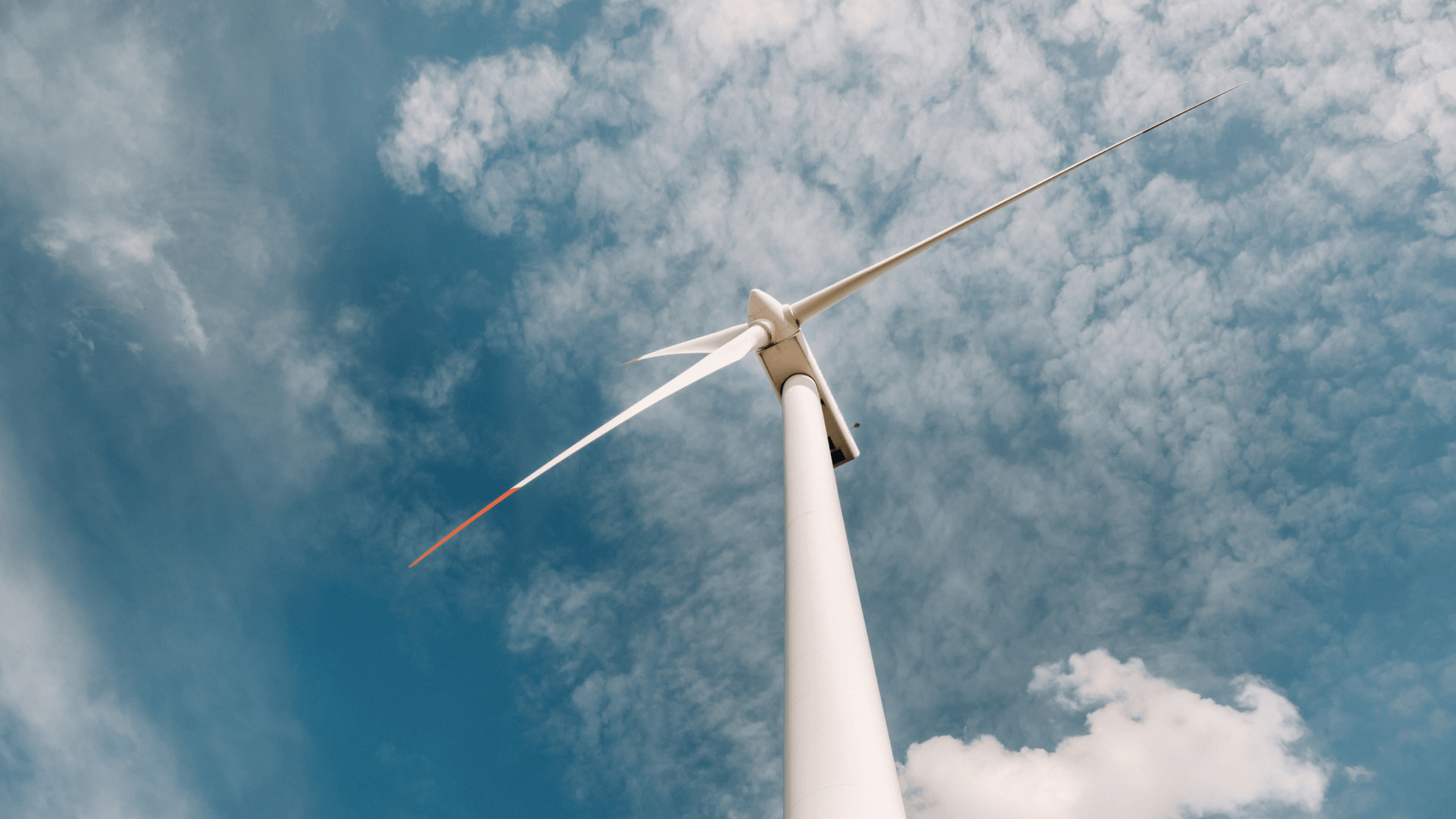 Why don't the turbine blades spin constantly